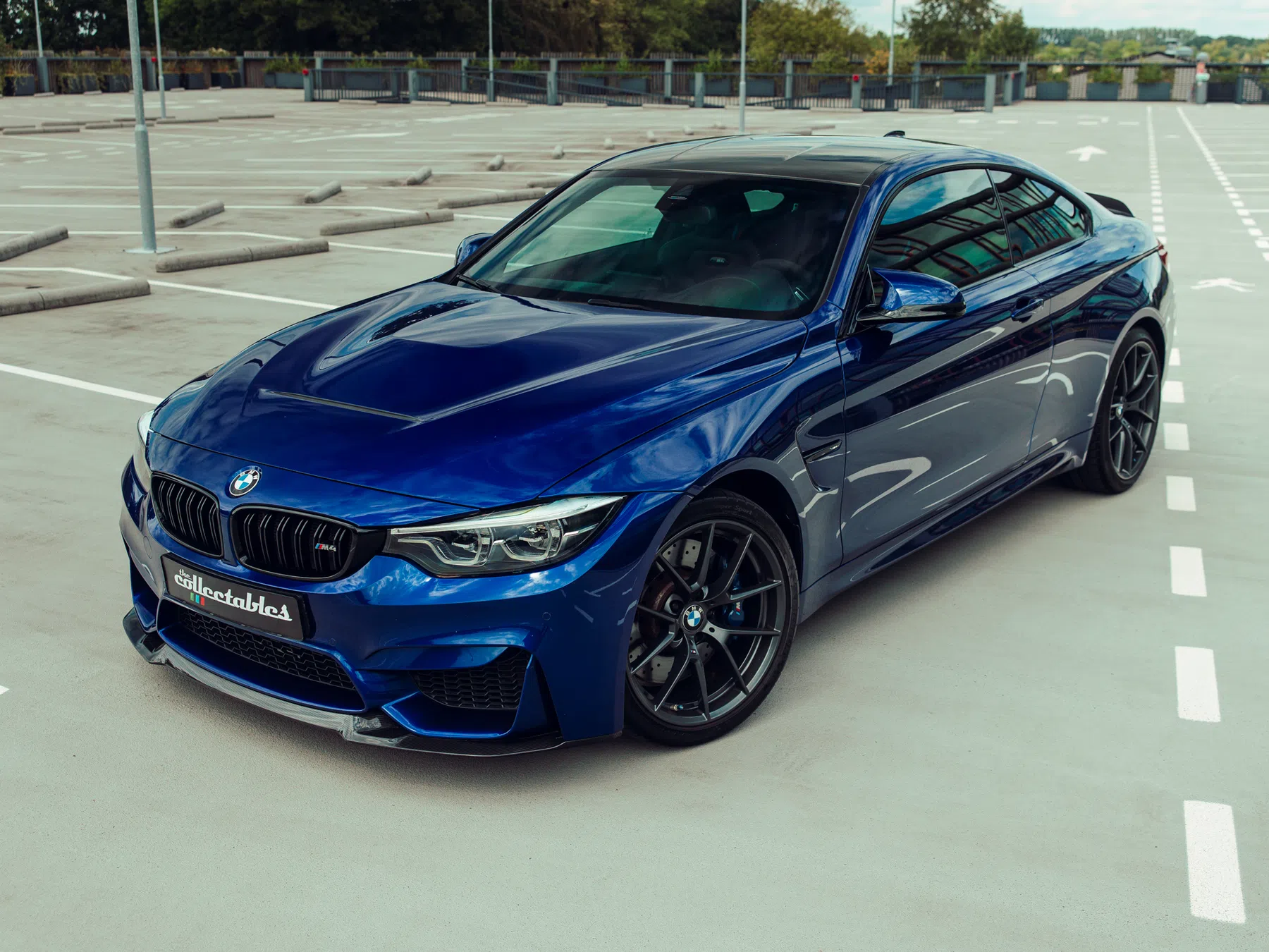 BMW M4 CS blauw